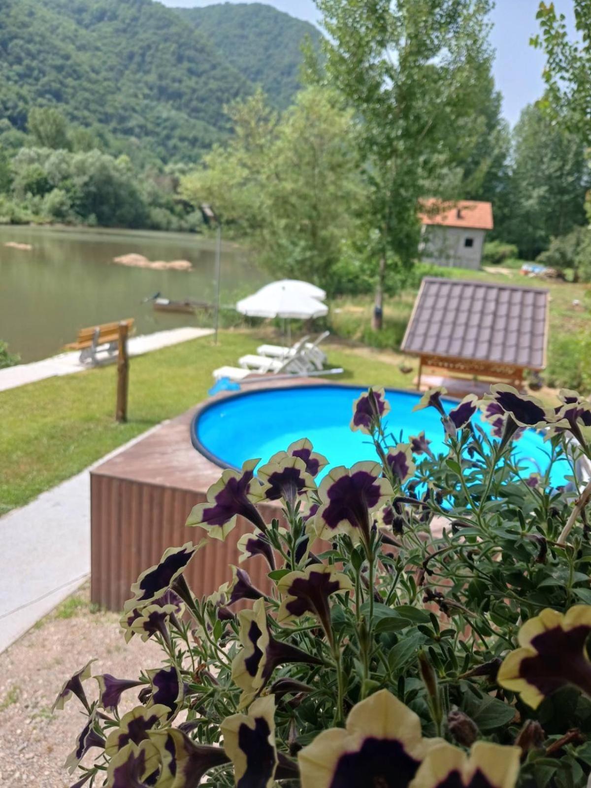 Vikendica Mihic Villa Zvornik Exterior photo